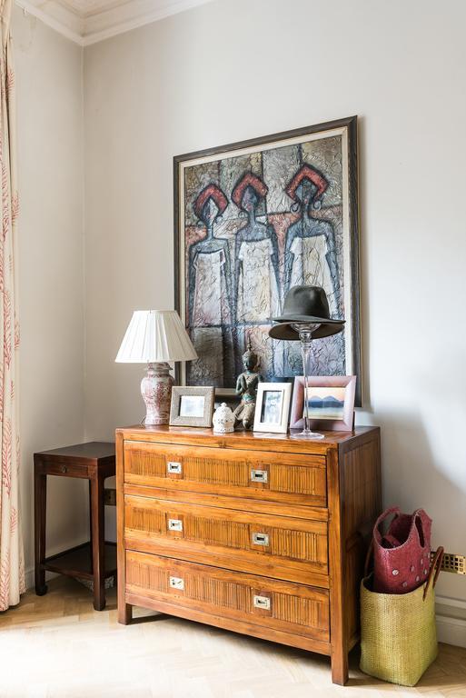 The Hummingbird 1 Bedroom By Kensington Gardens Apartment London