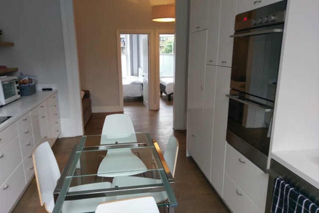 70 Oakley Square Apartment