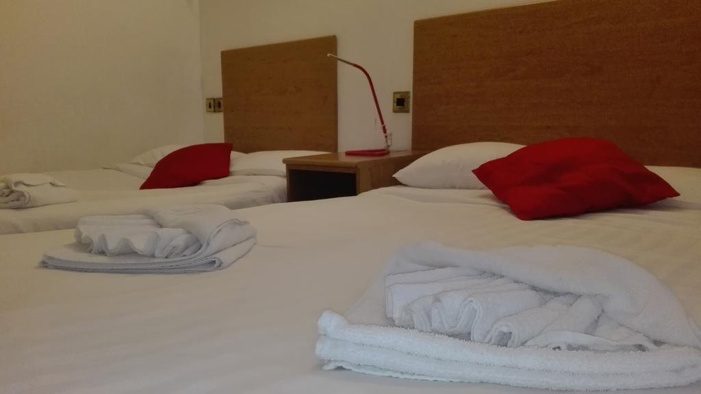 Whiteleaf Hotell 2*