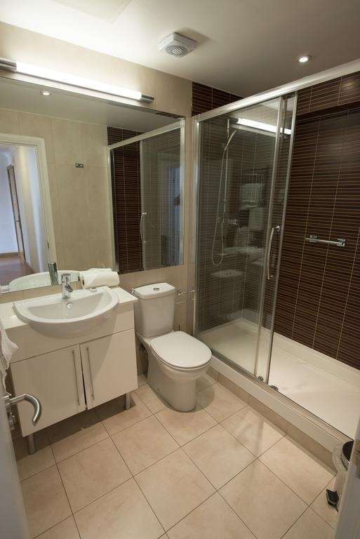 Kensington Apartment 3*