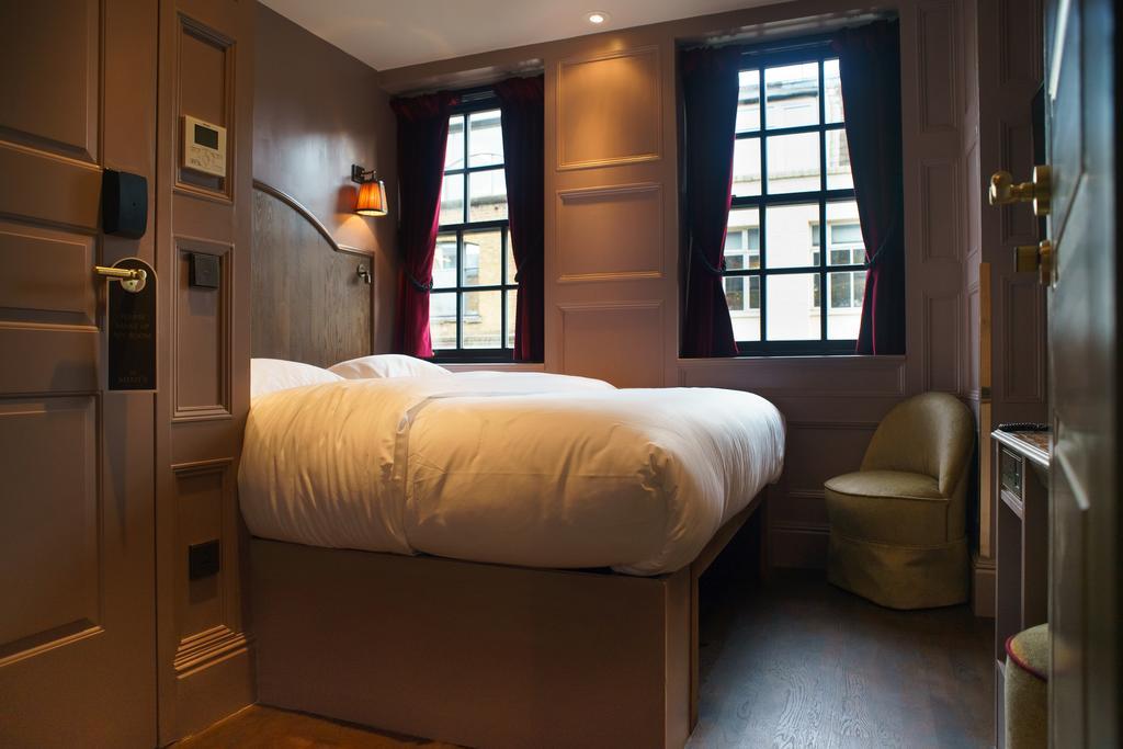 Mimi's Soho Hotel 4*