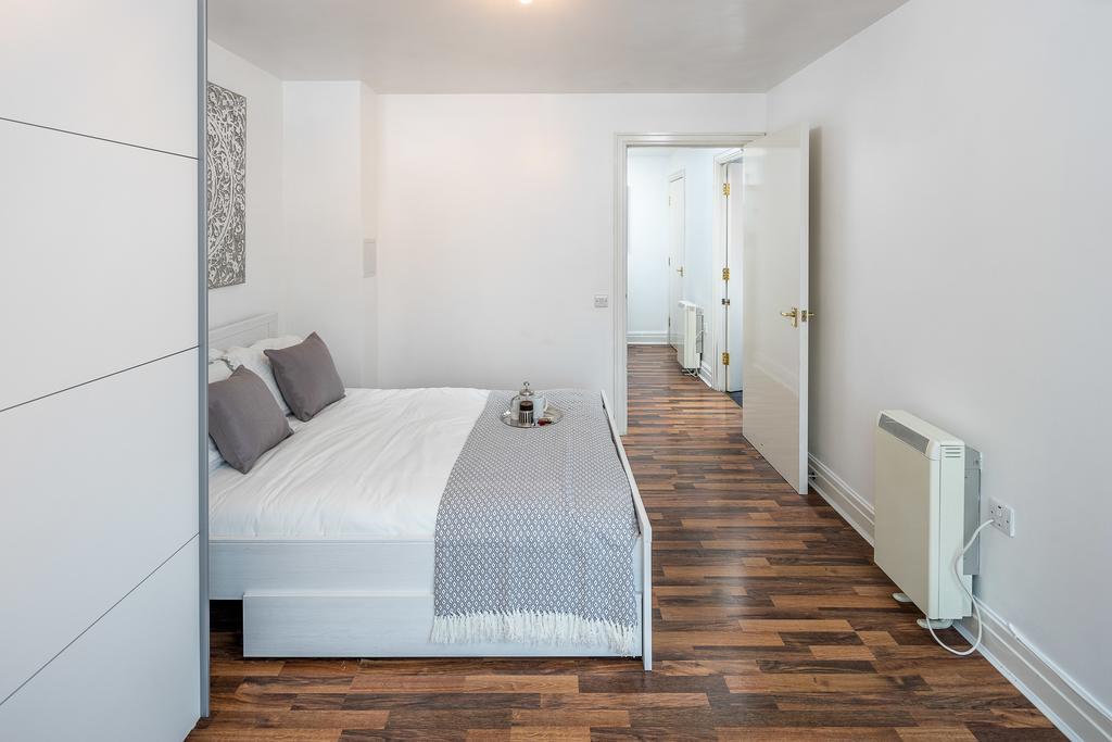 Paddington Apartment *