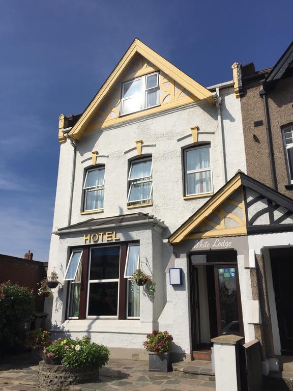 White Guest house 3*