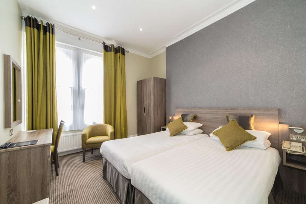 Phoenix 4*
