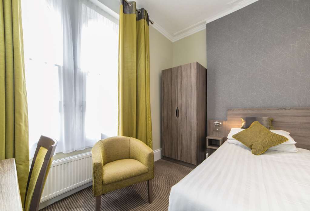 Hotel Phoenix 4*