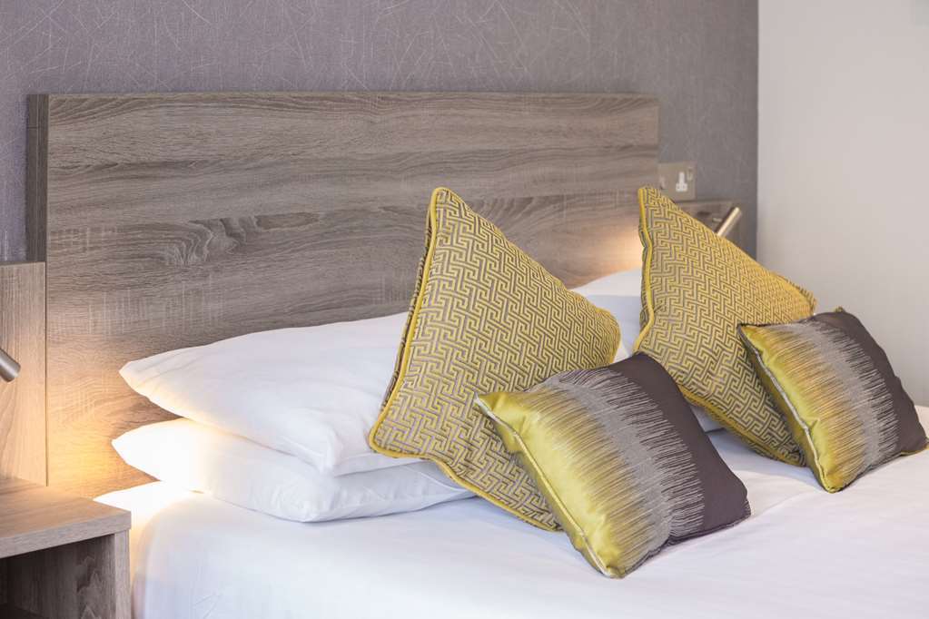 Phoenix Hotel 4*