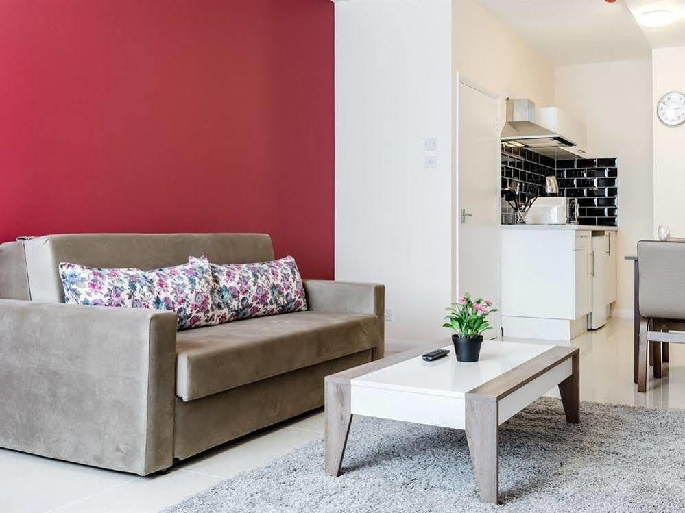 Commercial House Aparthotel