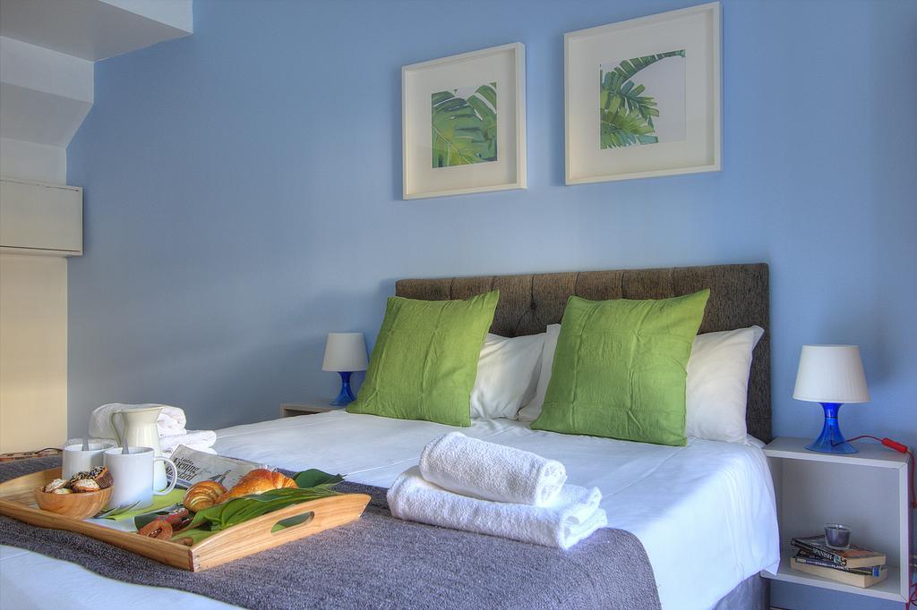 Bayswater Apartments *