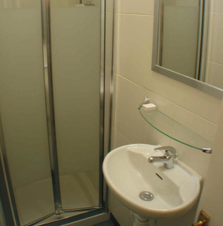 Hotell Falcon 3*
