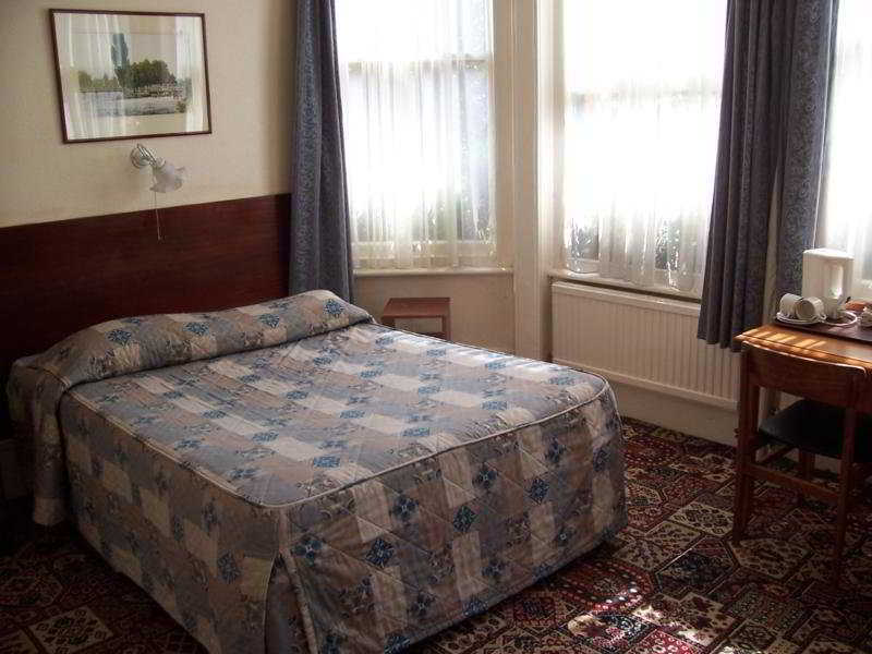 Queens Bed & Breakfast 2*