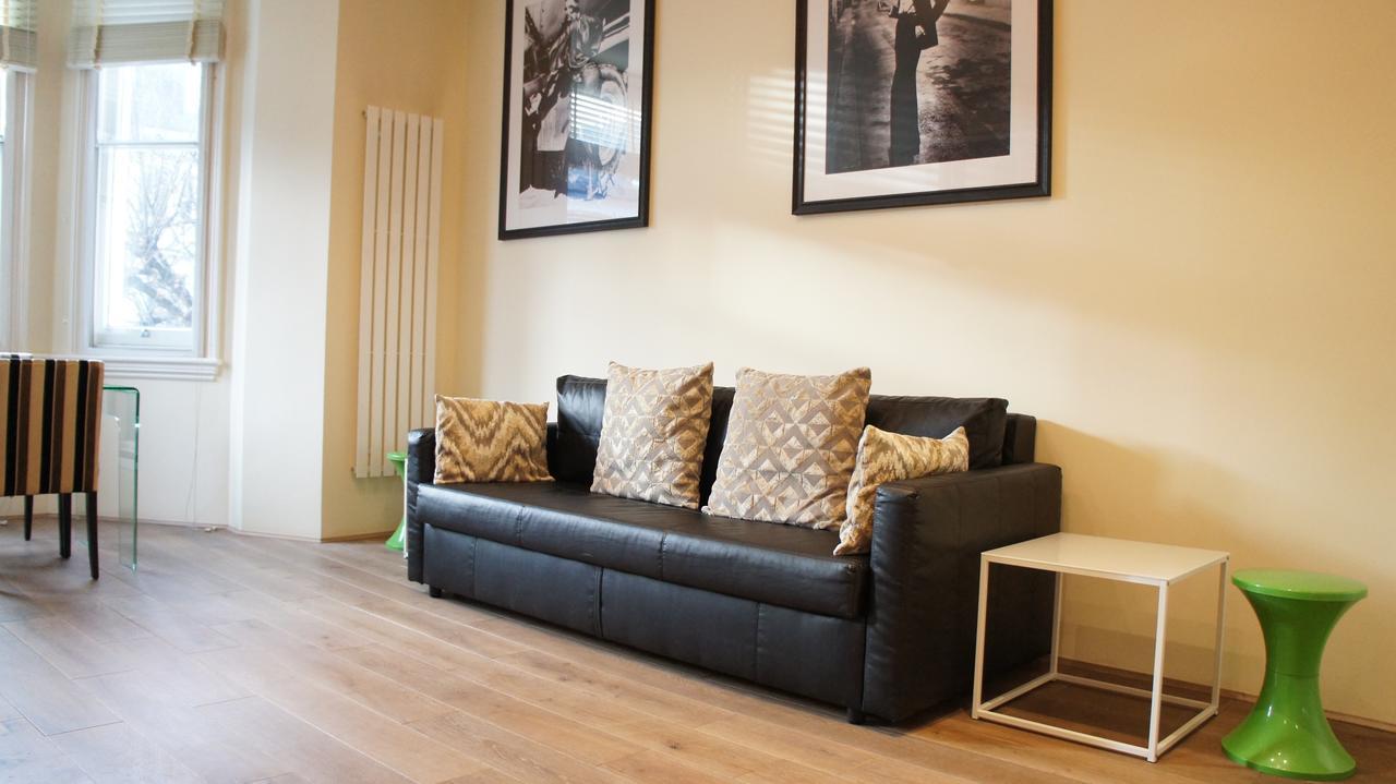 Ahometorent White * London