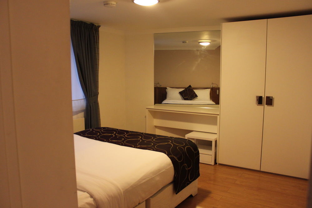 Apartment Kensington London