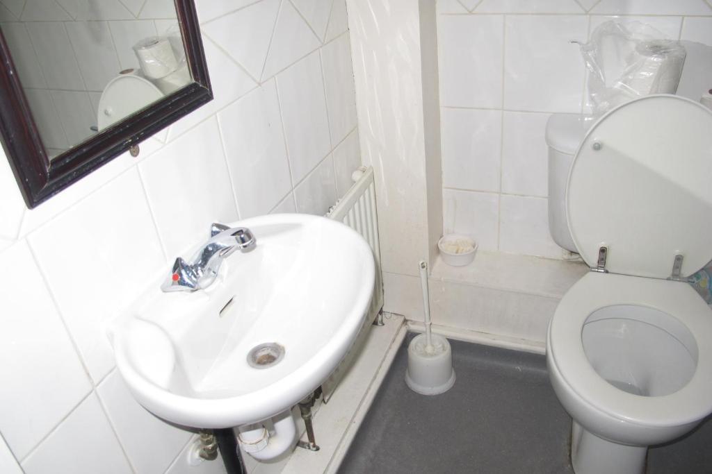A To B Guest house 2*