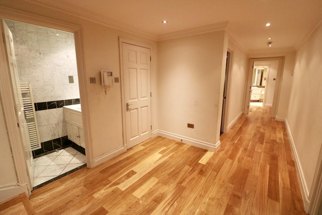 Apartment Hyde Park Square