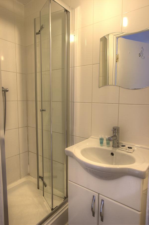 Kilburn Short * London