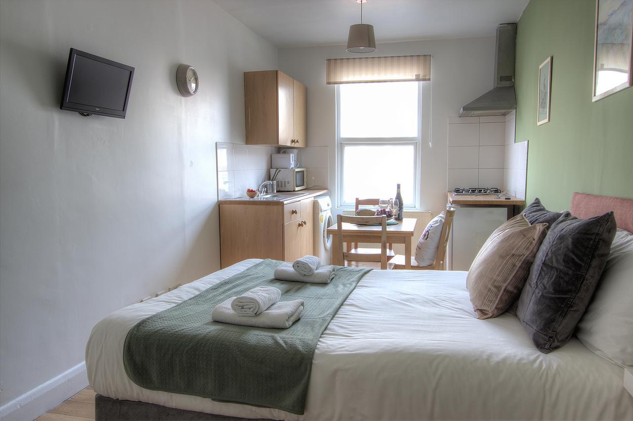 Kilburn Short * London