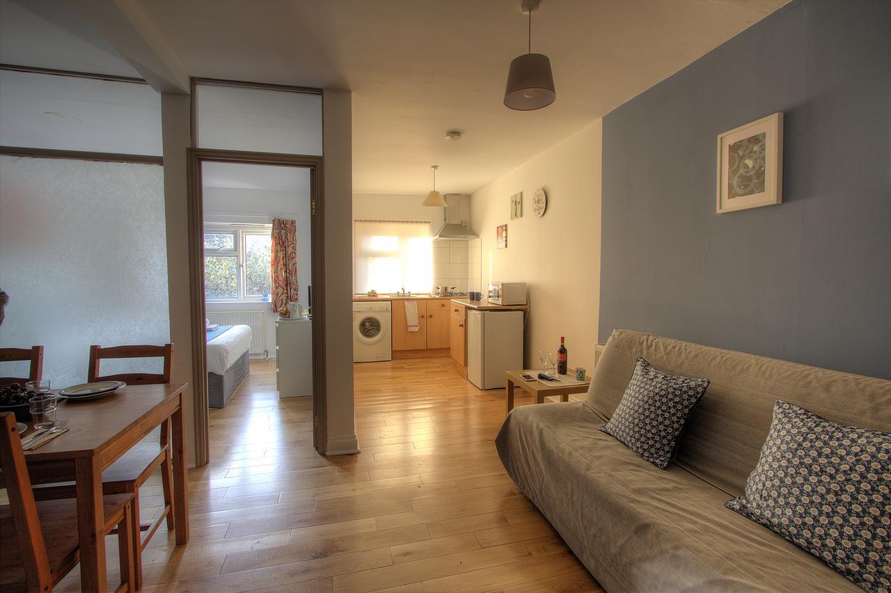Kilburn Short Apartment *