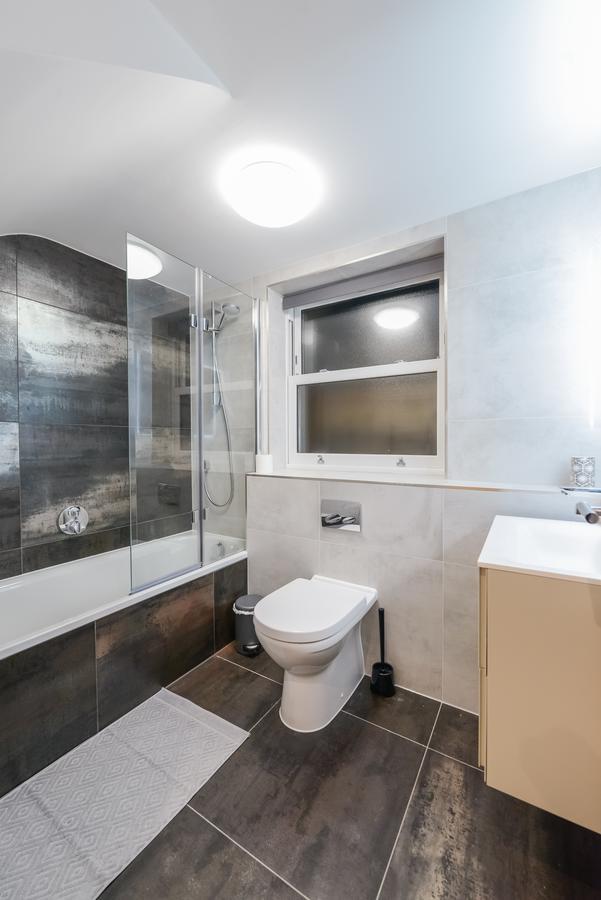 Stunning Ealing Apartment *