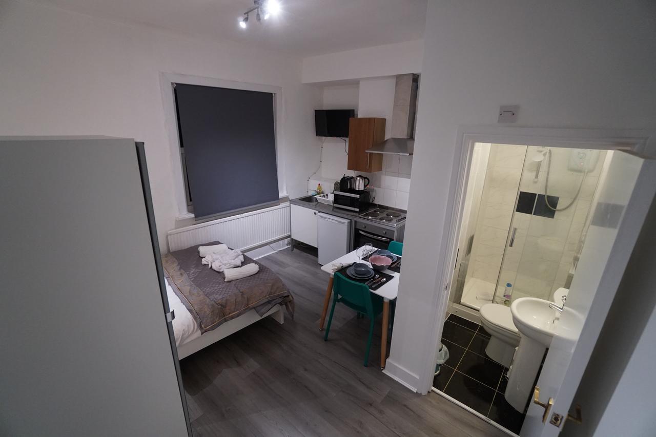 Apartment Queen Park London