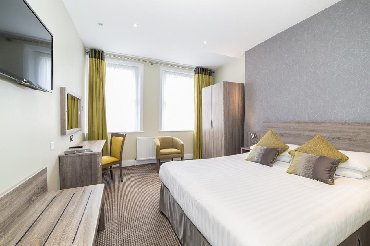 Hotel Phoenix 4*
