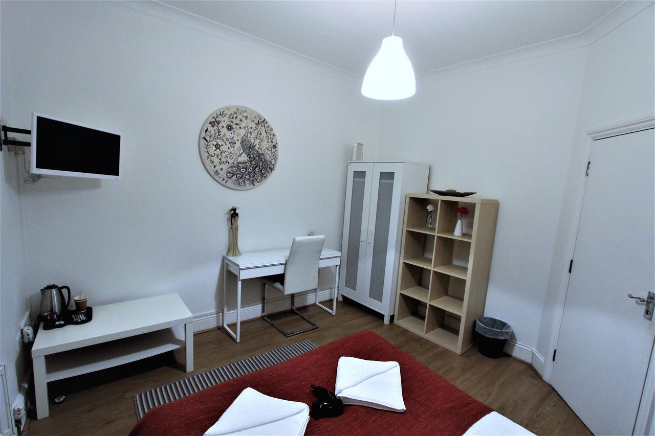 Guest house Leyton *