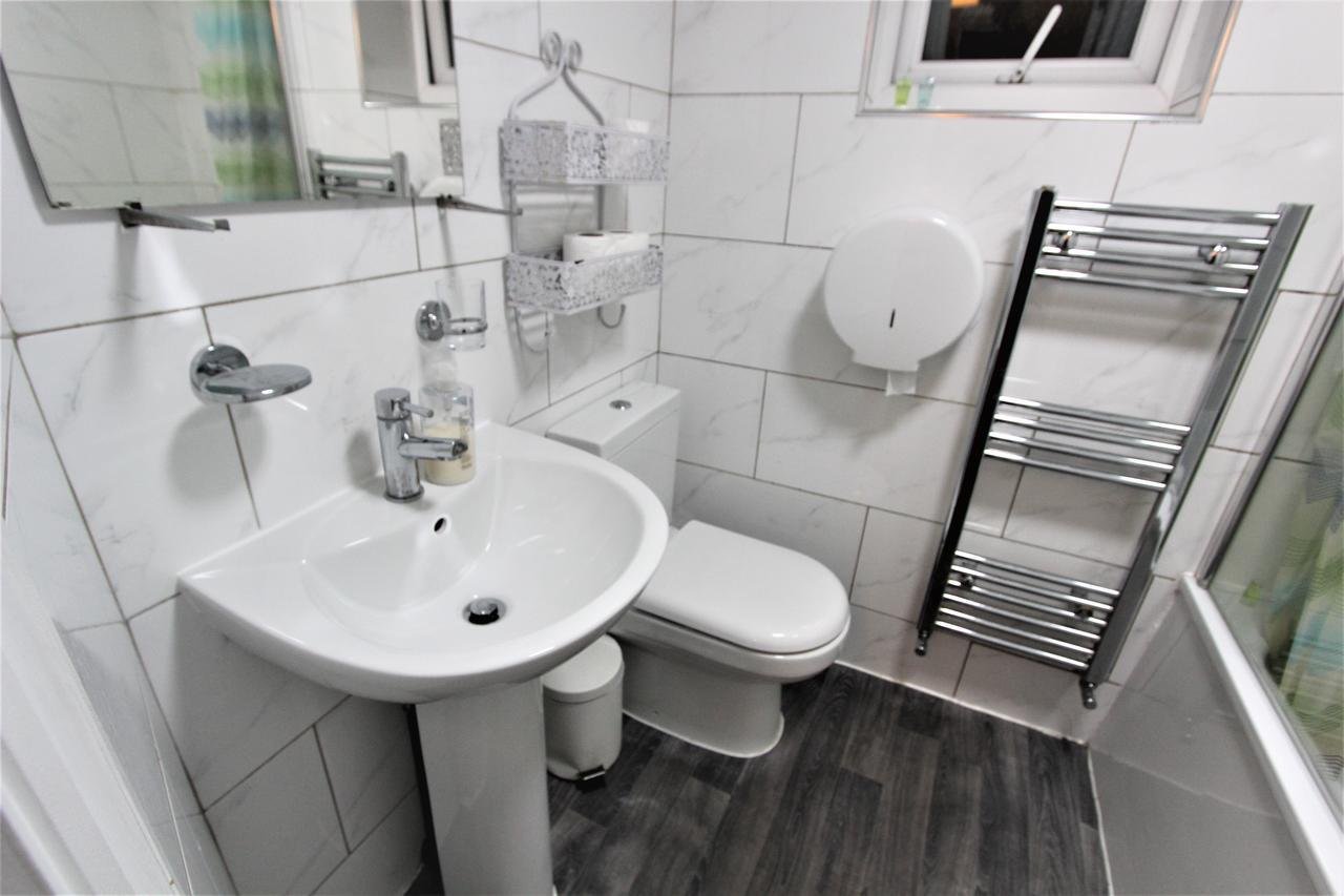 Guest house Leyton *