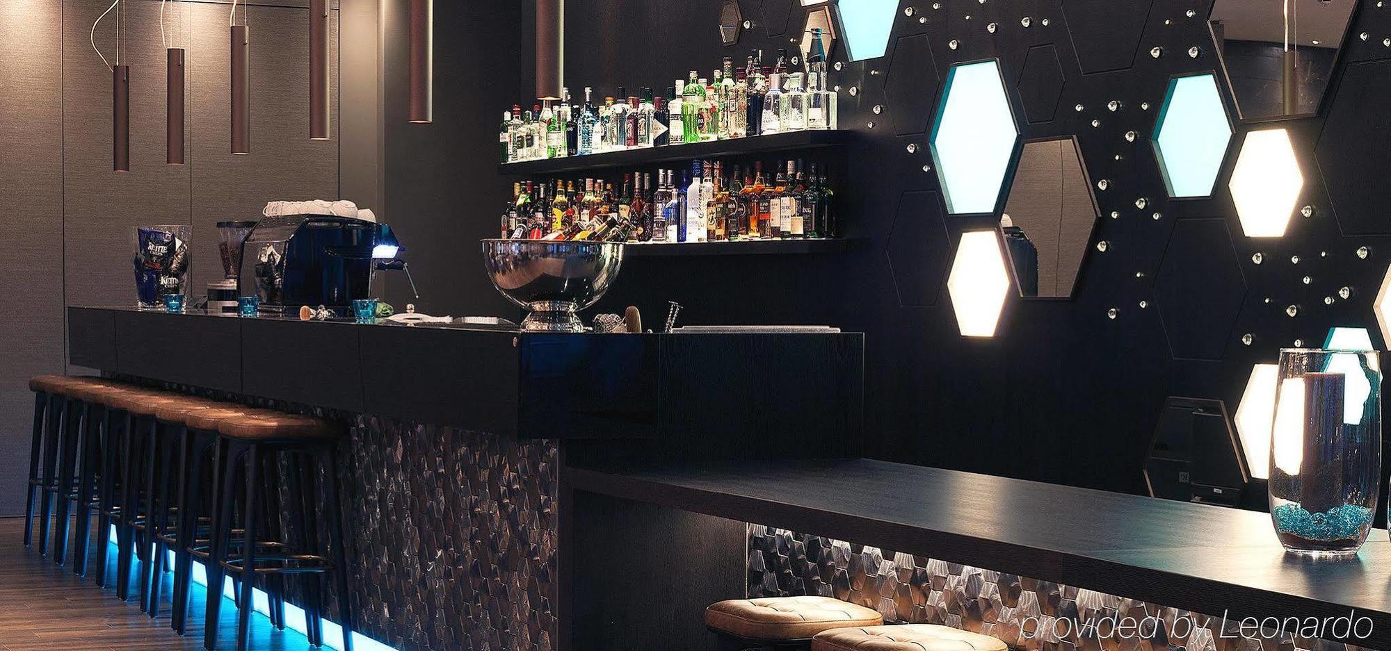 Hotell One London-tower Hill 3*