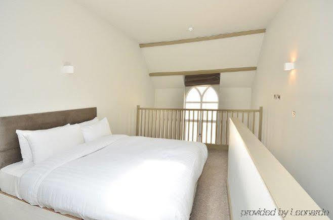 Arch Aparthotel