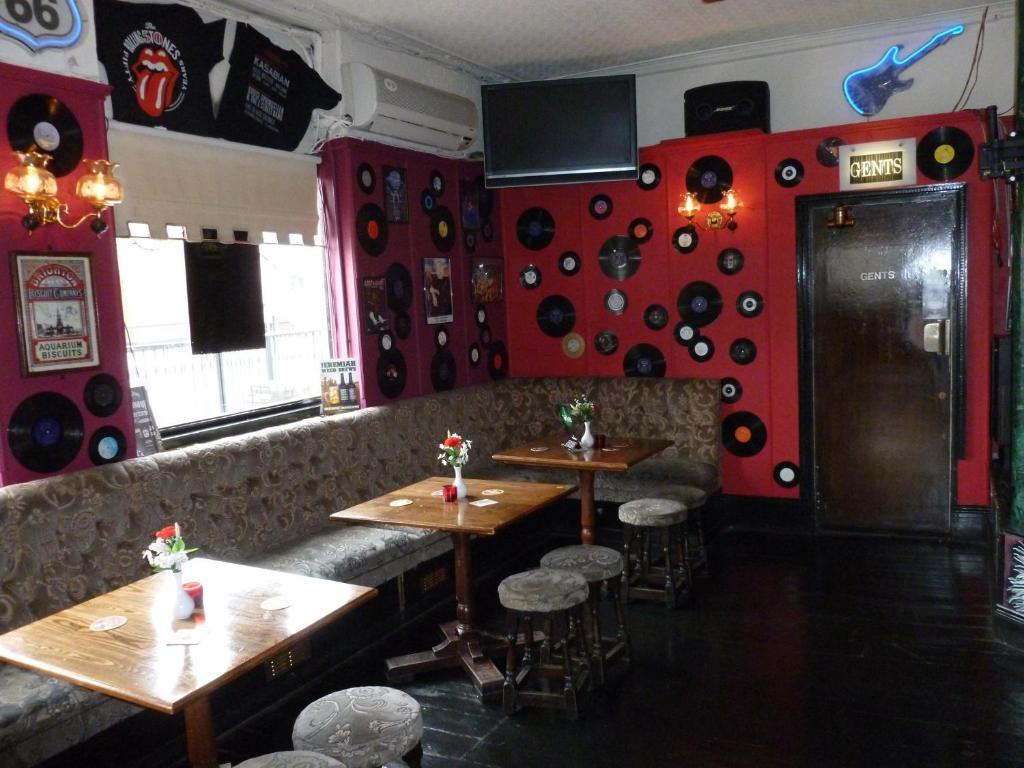 Kro Cart And Horses 3*
