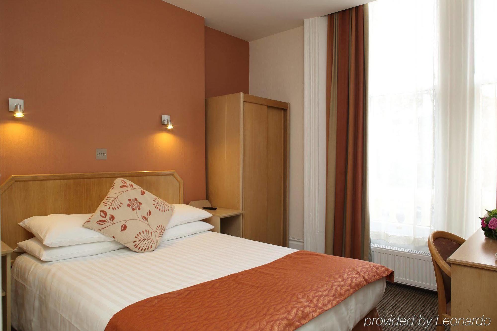 Phoenix 4*