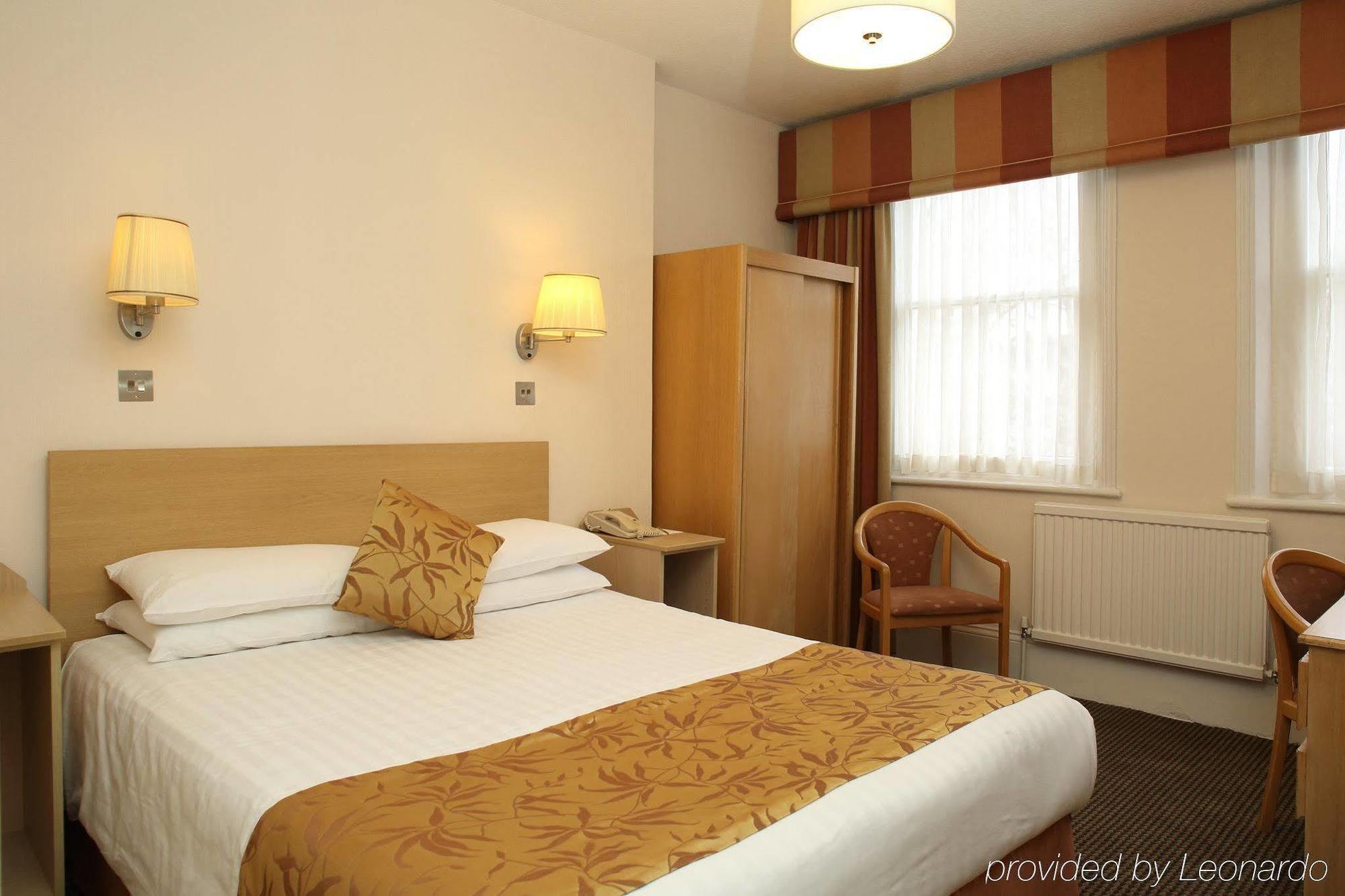 Hotel Phoenix 4*
