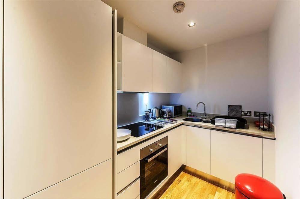Tooley Street By Viridian