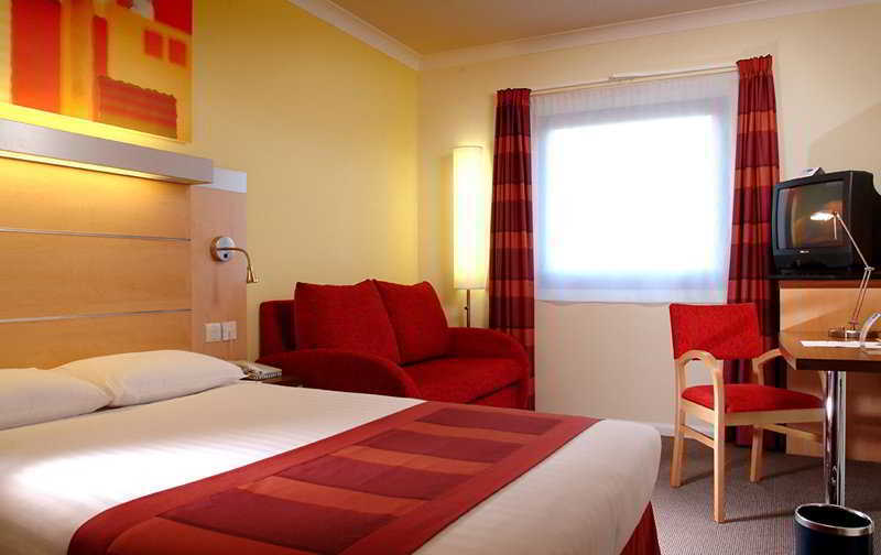 Express Park Royal By Ihg 3* Londra