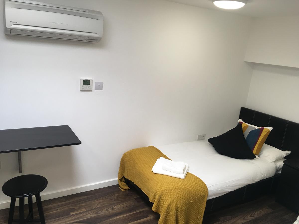W12 & Hotell