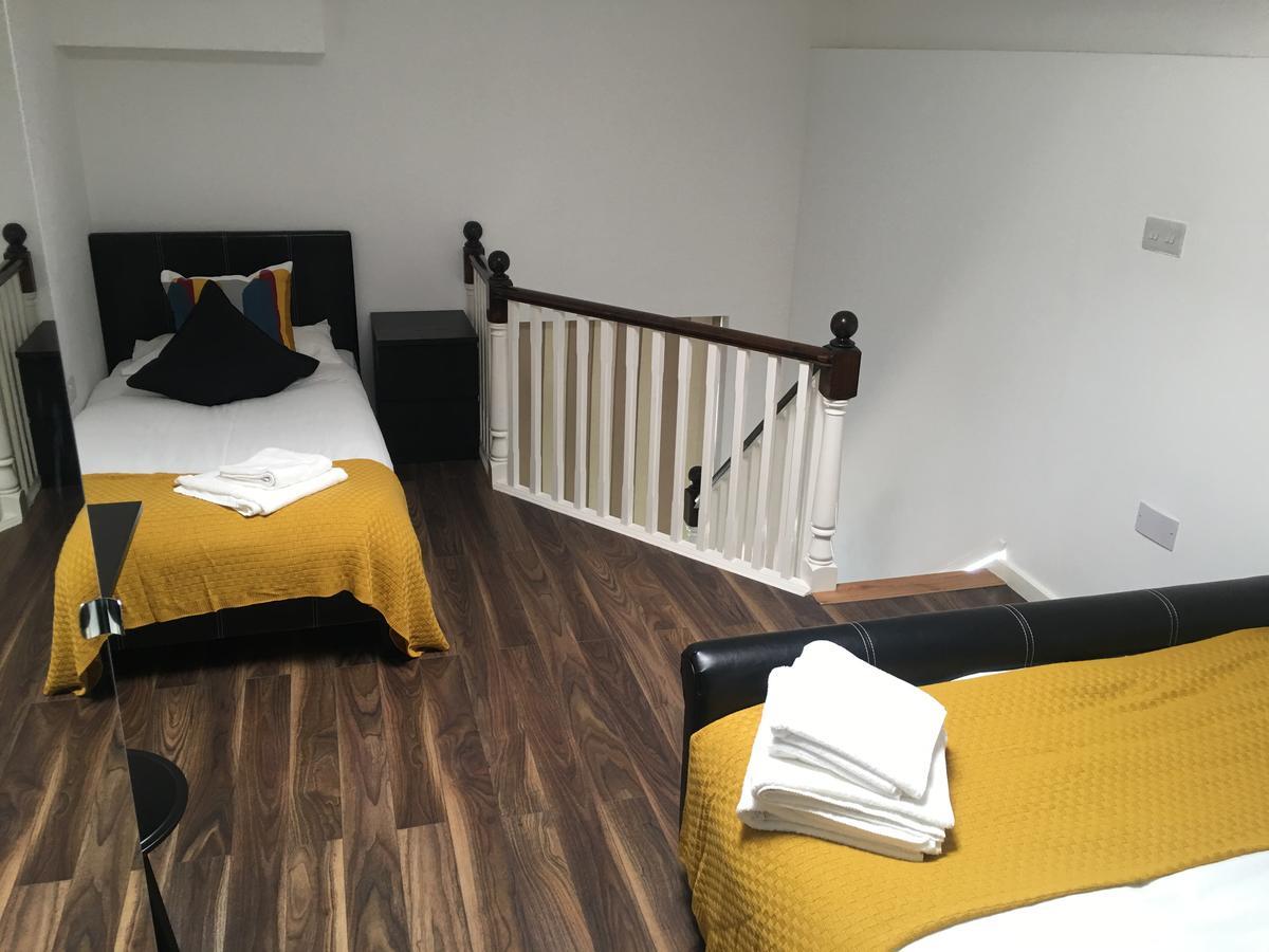 W12 & Hotell London