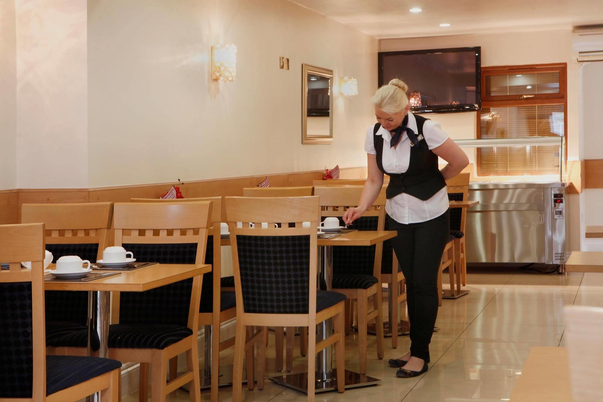 Western Ilford 3* London