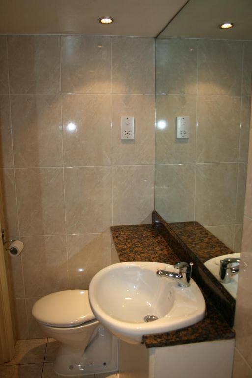 Wedgewood Hotell 2*