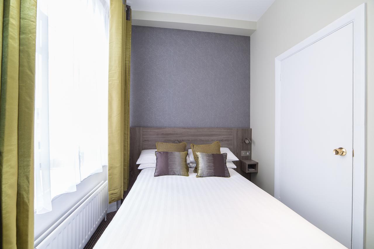 Phoenix Hotel 4*
