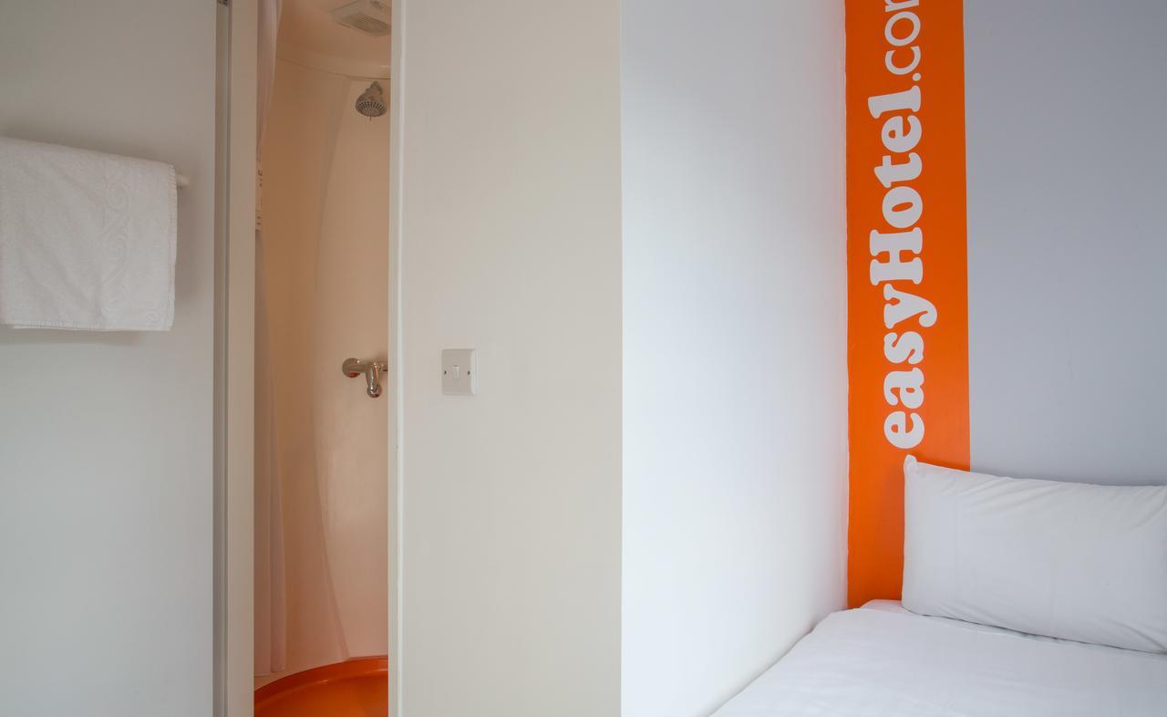 Easyhotel Victoria 2*
