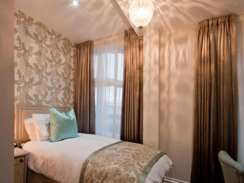 W12 London
