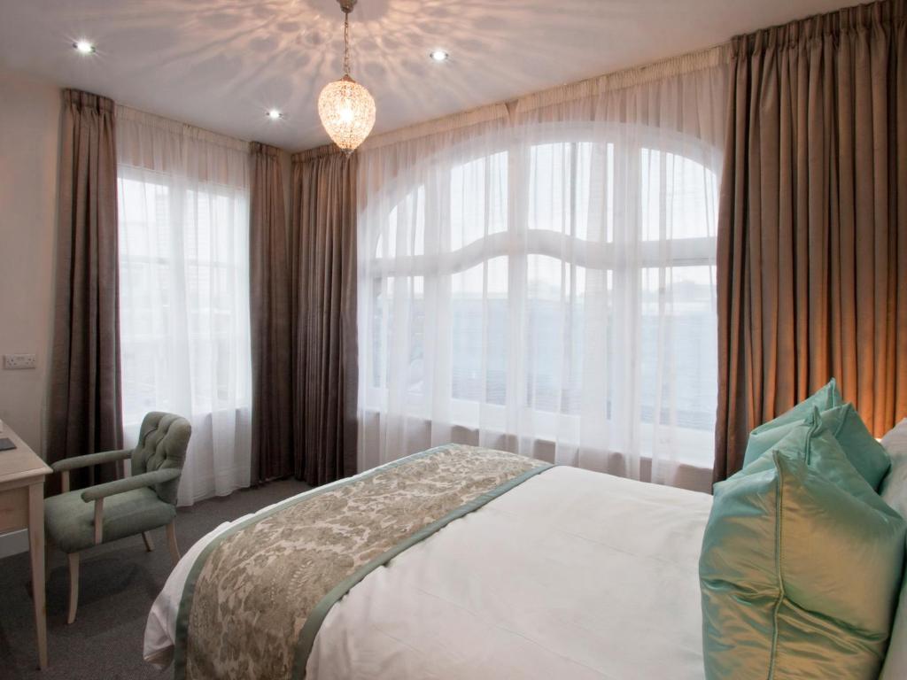 Hotel W12