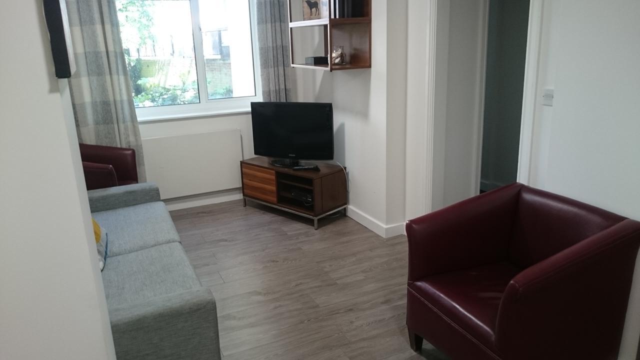 Kensington Apartment 3*