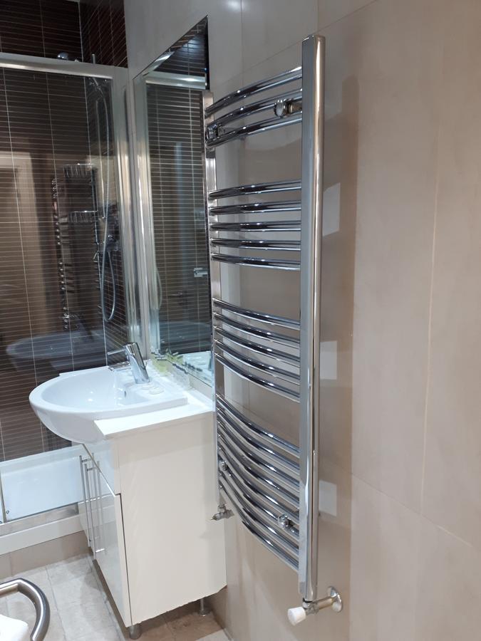 Kensington Apartment 3*