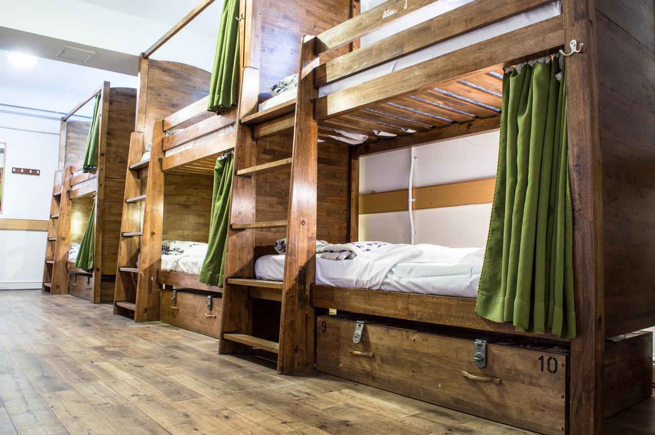 Hostel Palmers Hillspring At Willesden London
