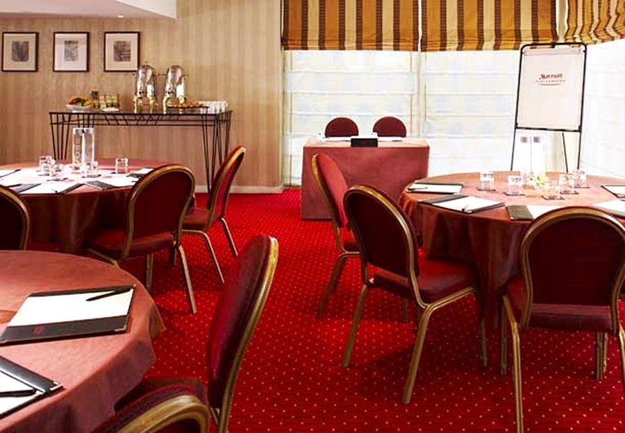 Marriott Regents Park 4*