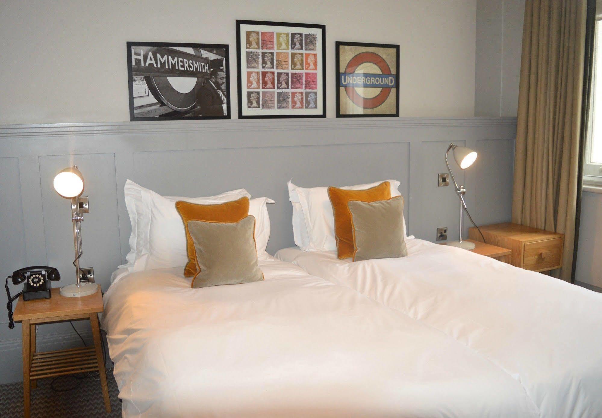 Hotel The Brook 3*