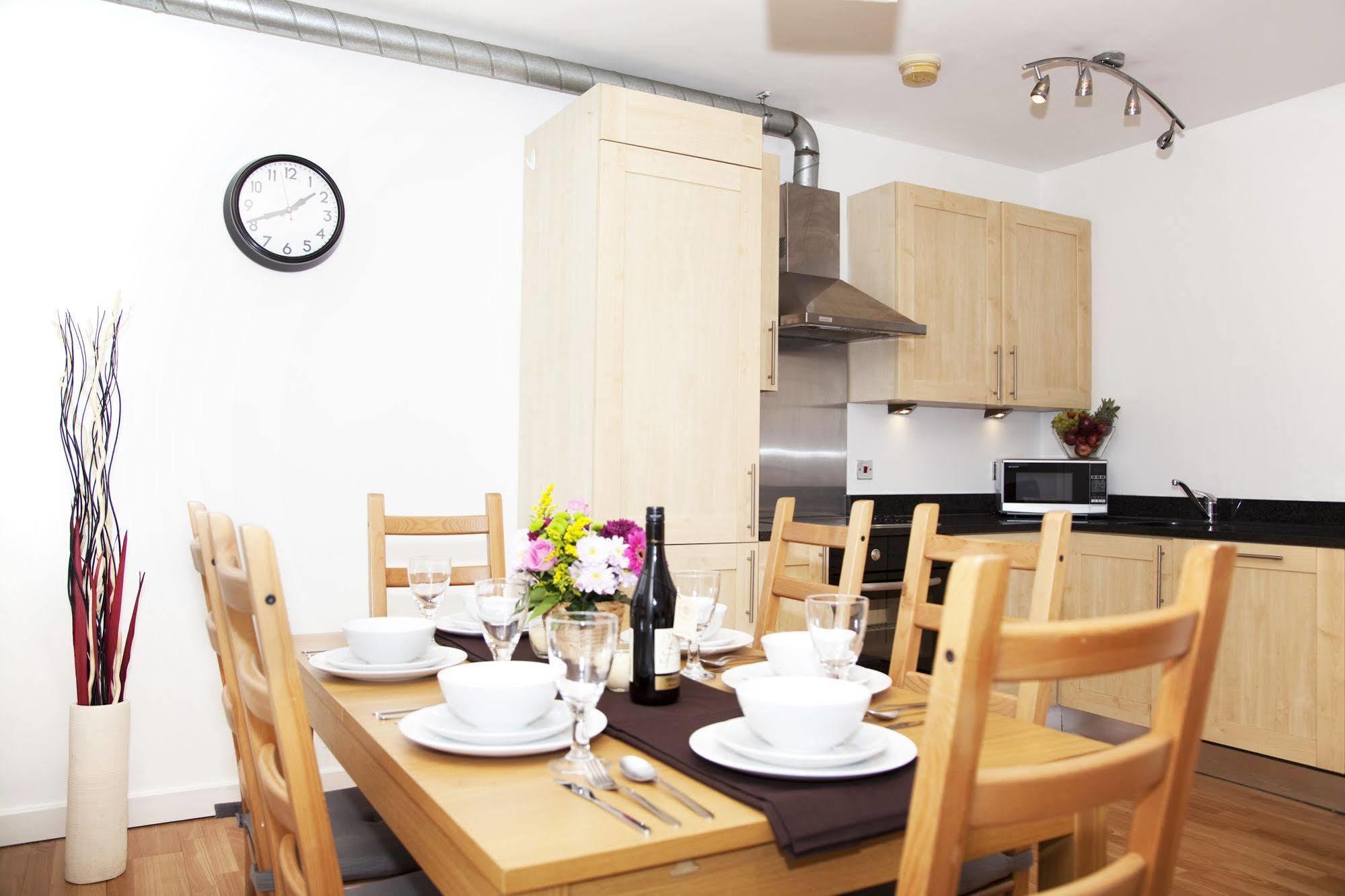 Beautiful 4-bedroom Flat In Bridge/borough! Apartment *