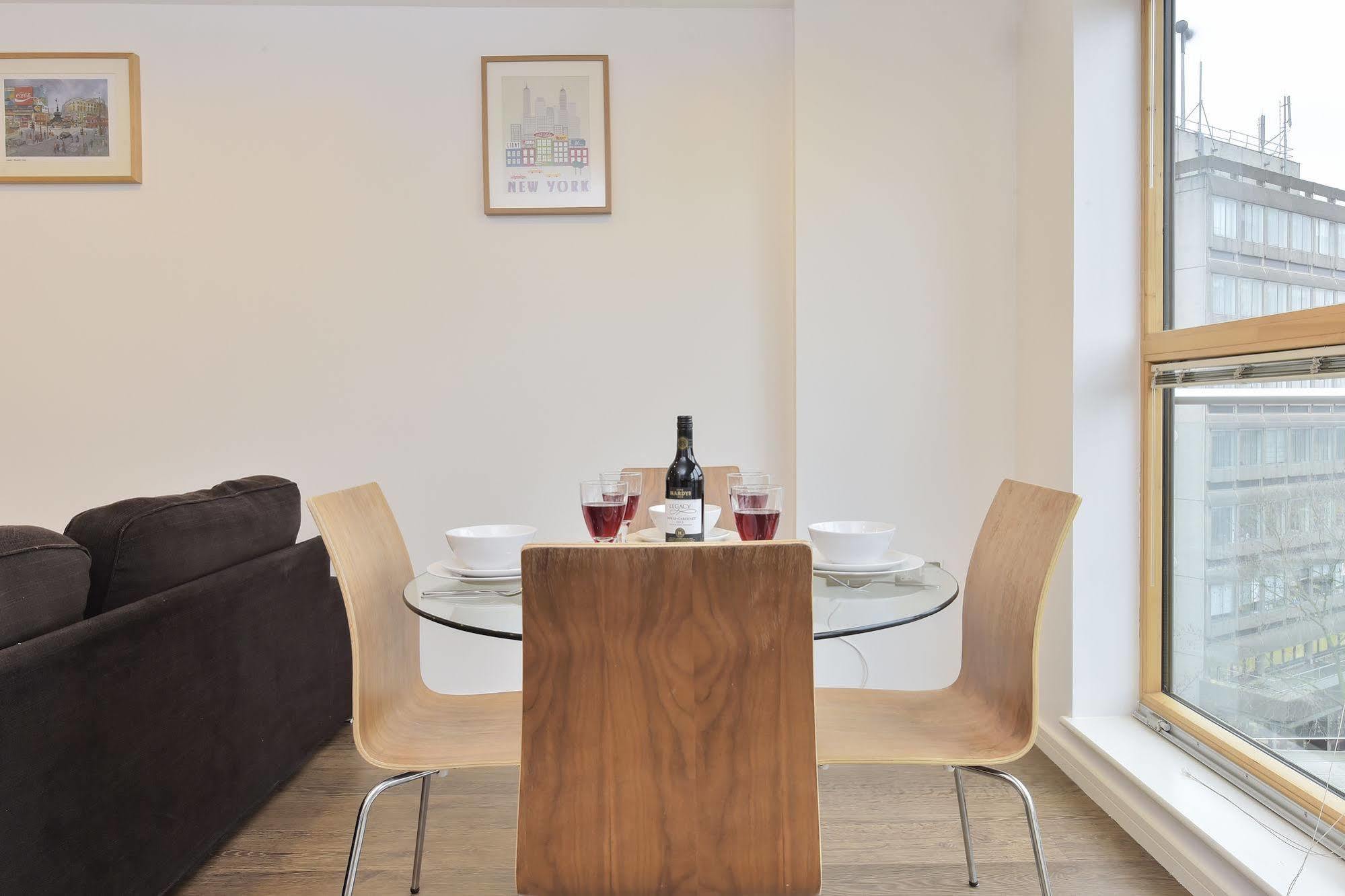 Beautiful 4-bedroom Flat In Bridge/borough!