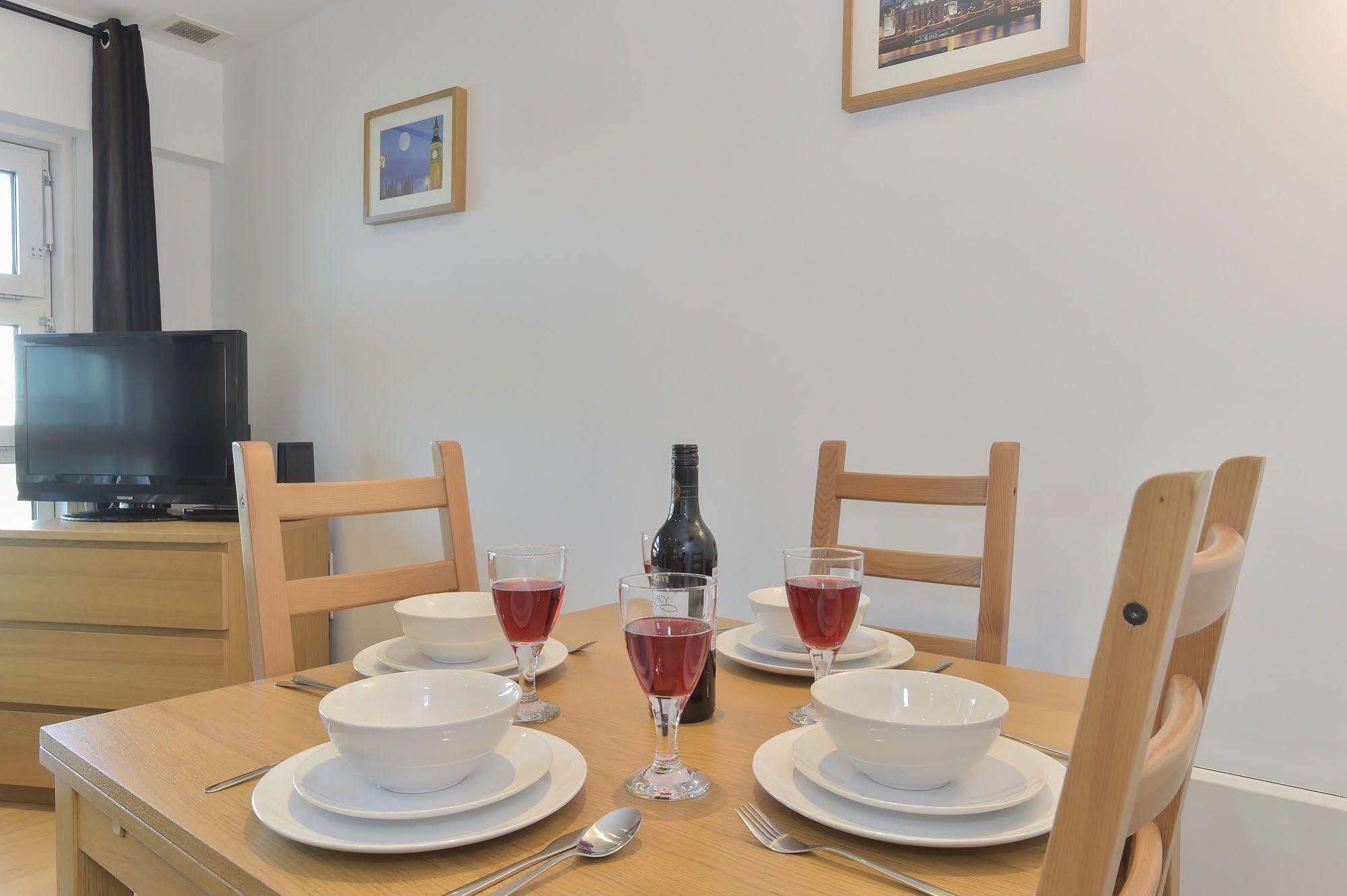 Beautiful 4-bedroom Flat In Bridge/borough!