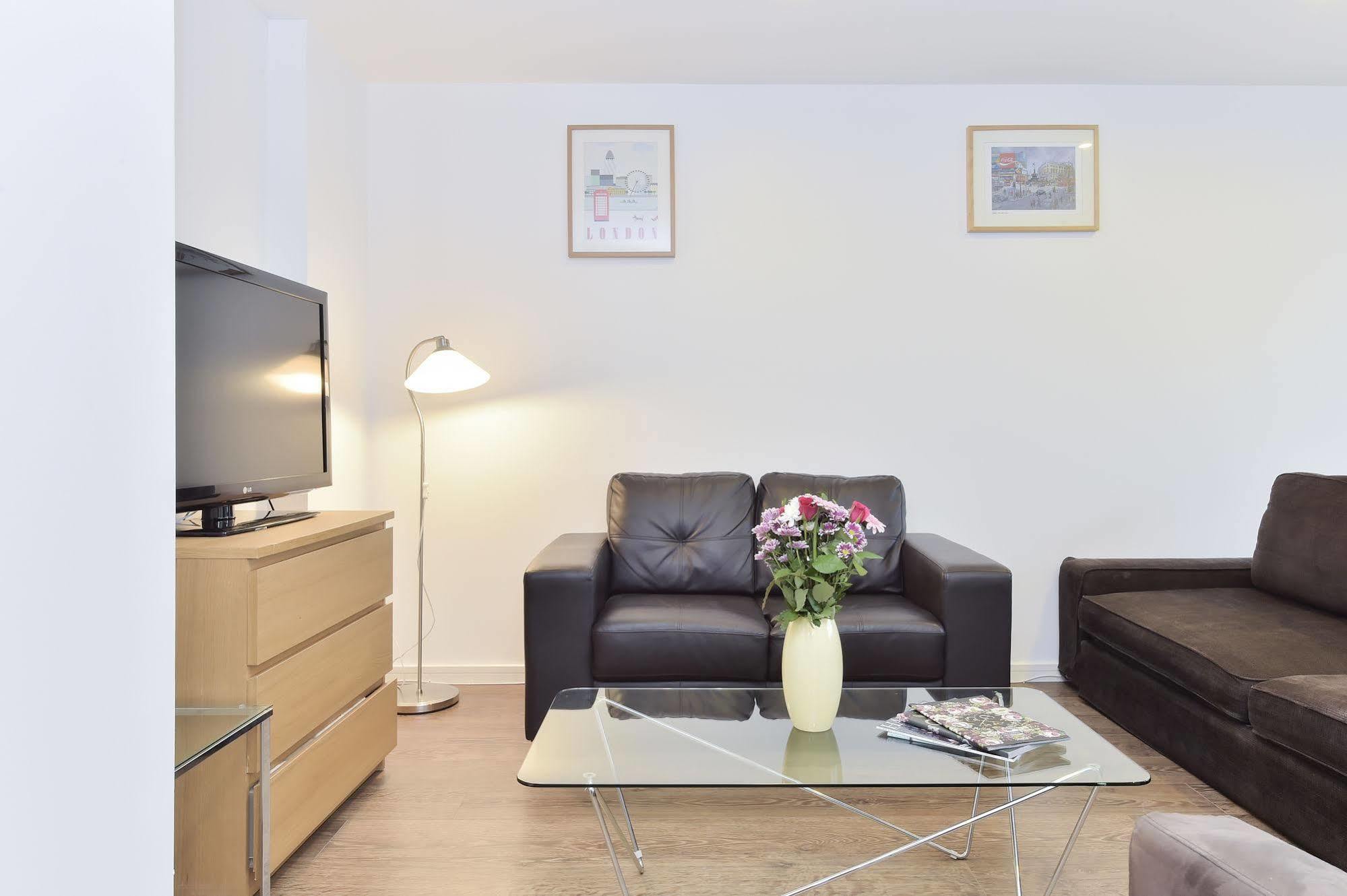 Apartment Beautiful 4-bedroom Flat In Bridge/borough! London